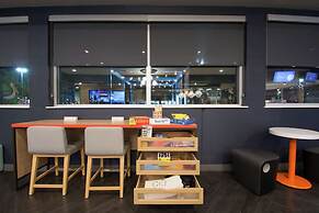 Tru by Hilton Lafayette River Ranch