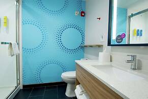 Tru by Hilton Lafayette River Ranch