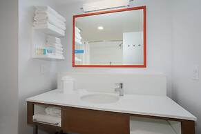 Hampton Inn & Suites Logan