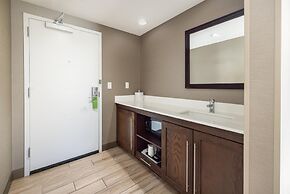 Hampton Inn & Suites Logan