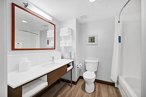 Hampton Inn & Suites Logan