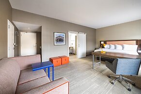 Hampton Inn & Suites Logan