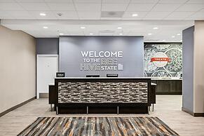 Hampton Inn & Suites Logan