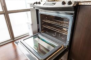 Altitude Suites Bay Street by Teristo Group