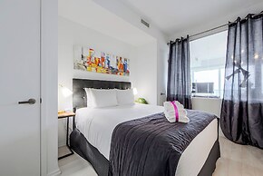 Altitude Suites Bay Street by Teristo Group