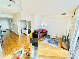 Altitude Suites Bay Street by Teristo Group