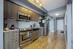 Altitude Suites Bay Street by Teristo Group