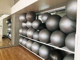 Altitude Suites Bay Street by Teristo Group