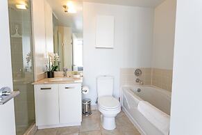 Altitude Suites Bay Street by Teristo Group