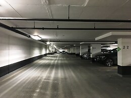 Altitude Suites Bay Street by Teristo Group