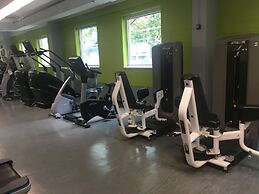 Altitude Suites Bay Street by Teristo Group