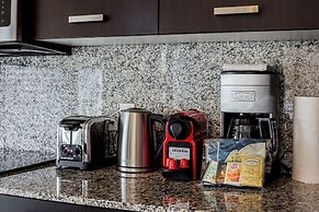 Altitude Suites Bay Street by Teristo Group