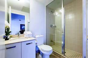 Altitude Suites Bay Street by Teristo Group