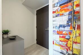 Altitude Suites Bay Street by Teristo Group