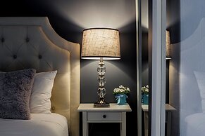 Altitude Suites Bay Street by Teristo Group