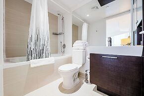 Altitude Suites Bay Street by Teristo Group