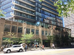 Altitude Suites Bay Street by Teristo Group