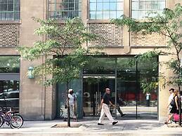 Altitude Suites Bay Street by Teristo Group