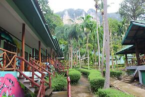 Chill Out Bar and Bungalows