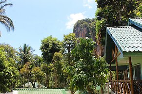 Chill Out Bar and Bungalows