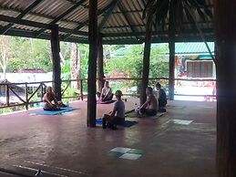 Chill Out Bar and Bungalows