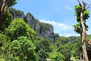 Chill Out Bar and Bungalows