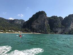 Chill Out Bar and Bungalows