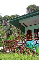 Chill Out Bar and Bungalows