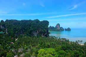 Chill Out Bar and Bungalows