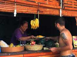 Chill Out Bar and Bungalows