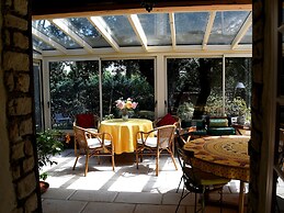 Les Chambres d'Adeline B&B