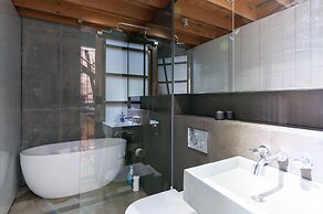 Executive Rental Style House