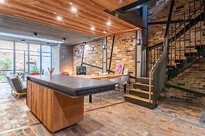 Executive Rental Style House