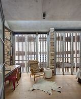 Executive Rental Style House