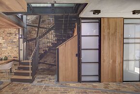 Executive Rental Style House