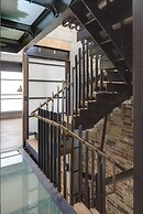 Executive Rental Style House