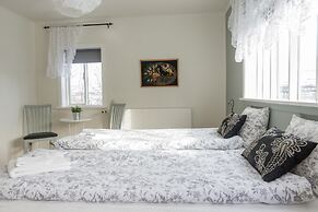 Bjarmó Guesthouse