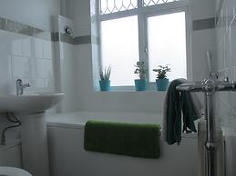 Huku Kwetu - Exton House