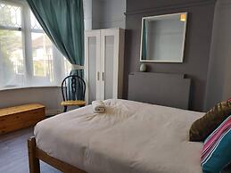 Huku Kwetu - Exton House