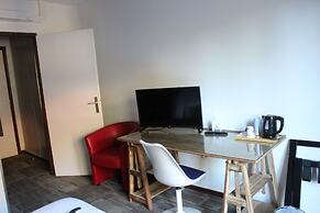 Enzo Amneville Saint Eloy By Kyriad Direct