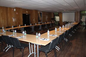 Enzo Amneville Saint Eloy By Kyriad Direct