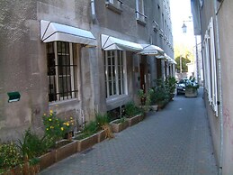 À la Porte Saint Jean