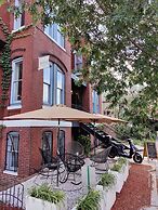 U Street Capsule Hostel