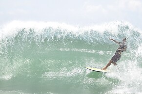 Eagle Resort Arugambay