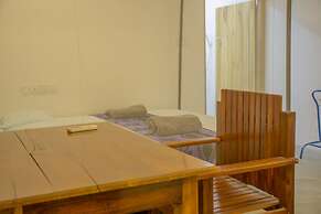 Eagle Resort Arugambay