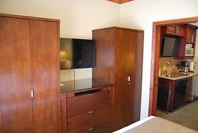 White Pines 2-BD at Westgate - Monitor