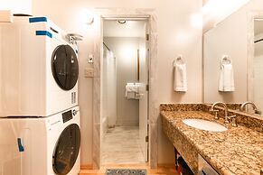 White Pines Prospector Square Studio Suite