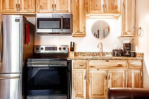 White Pines Prospector Square Studio Suite