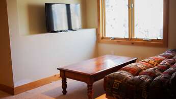 White Pines Crescent Ridge 3-bedroom Condo - Walk to Slopes