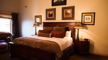 White Pines 5-Bedroom 5-Bath Luxury Home in Solamere Lower Deer Valley